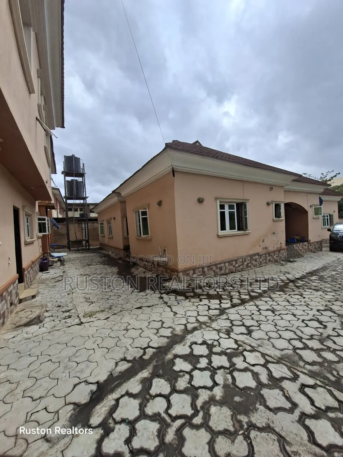 12bdrm Duplex in Bodija for sale in Bodija