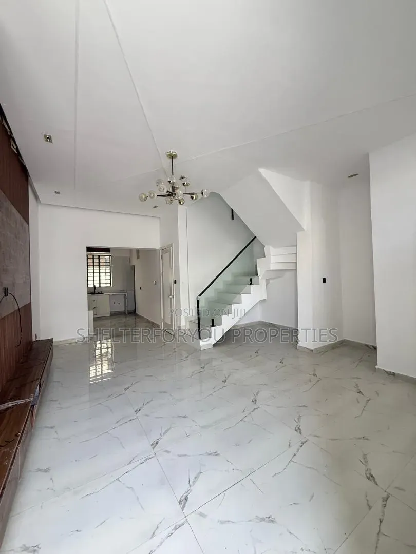 4bdrm Duplex in Lekki Phase 1 for sale in Lekki Phase 1