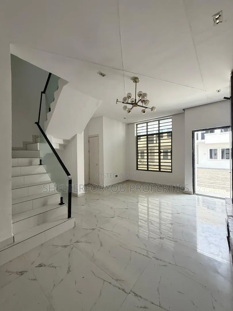 4bdrm Duplex in Lekki Phase 1 for sale in Lekki Phase 1