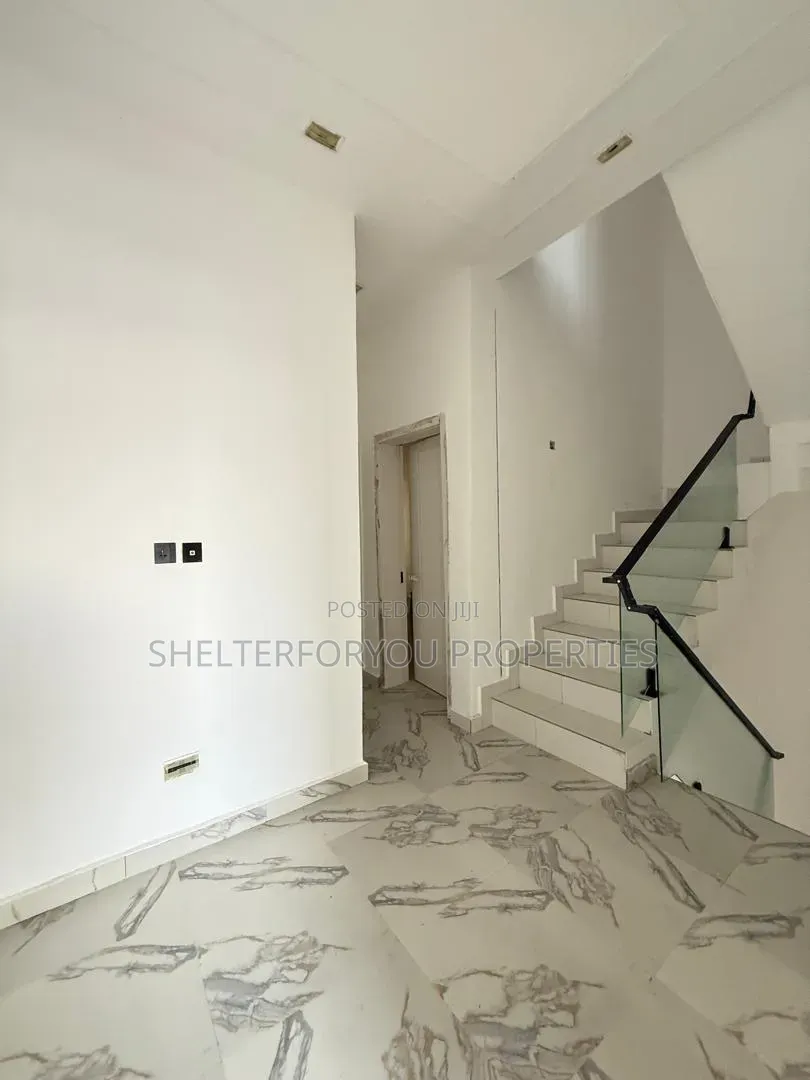 4bdrm Duplex in Lekki Phase 1 for sale in Lekki Phase 1