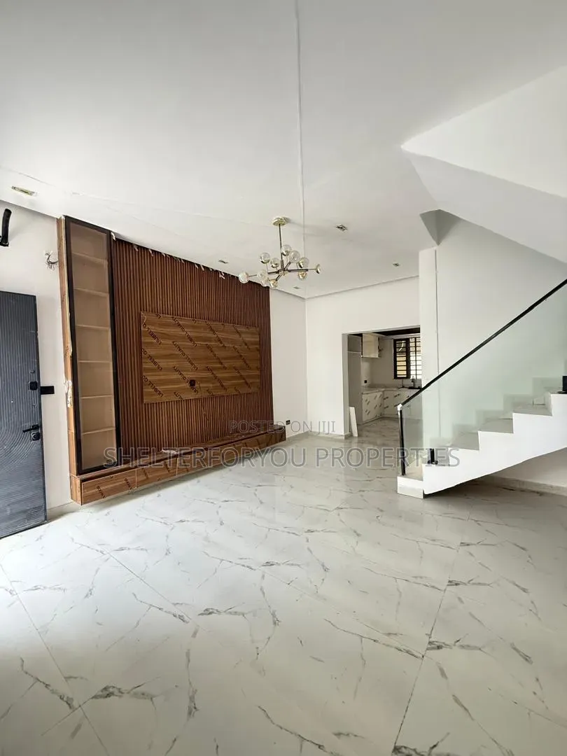 4bdrm Duplex in Lekki Phase 1 for sale in Lekki Phase 1