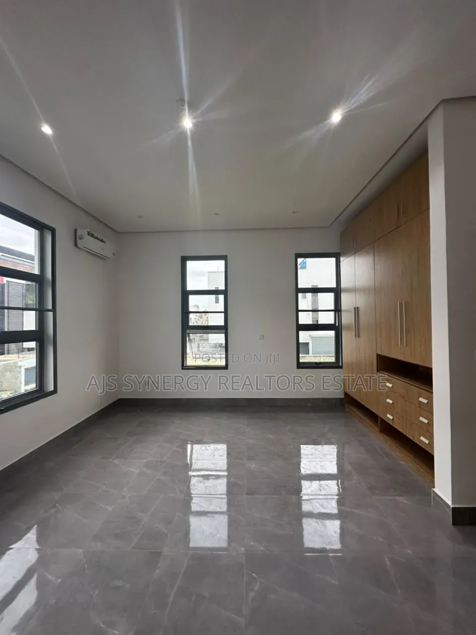 5bdrm Duplex in Awolowo Road for sale in Awolowo Road