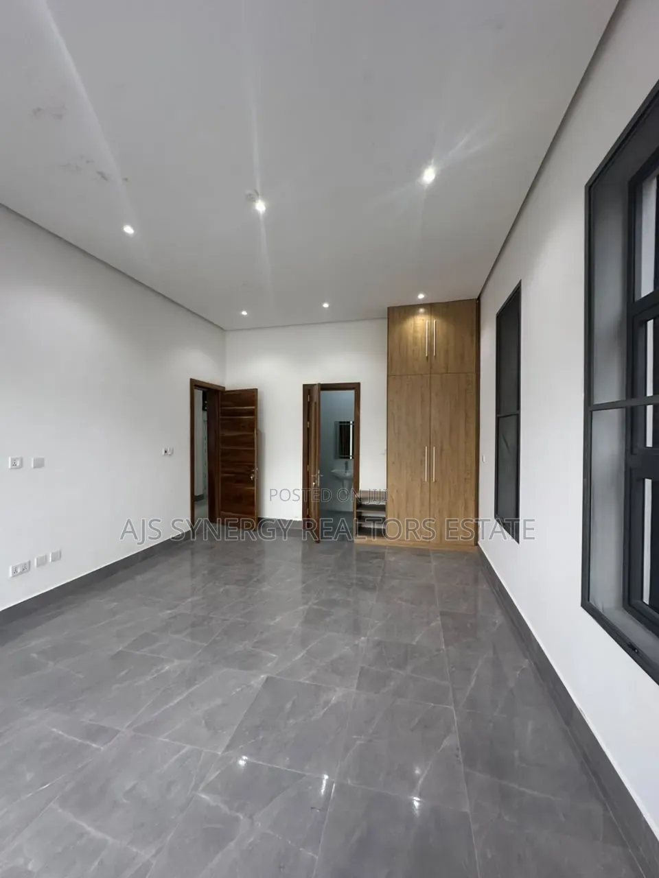 5bdrm Duplex in Awolowo Road for sale in Awolowo Road