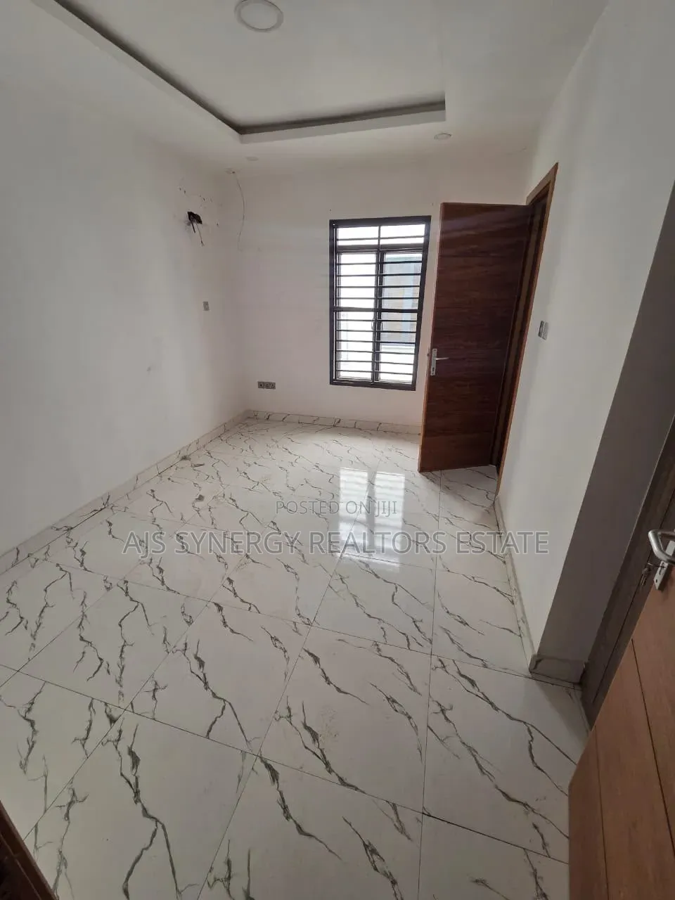 5bdrm Duplex in Banana Island for sale in Banana Island