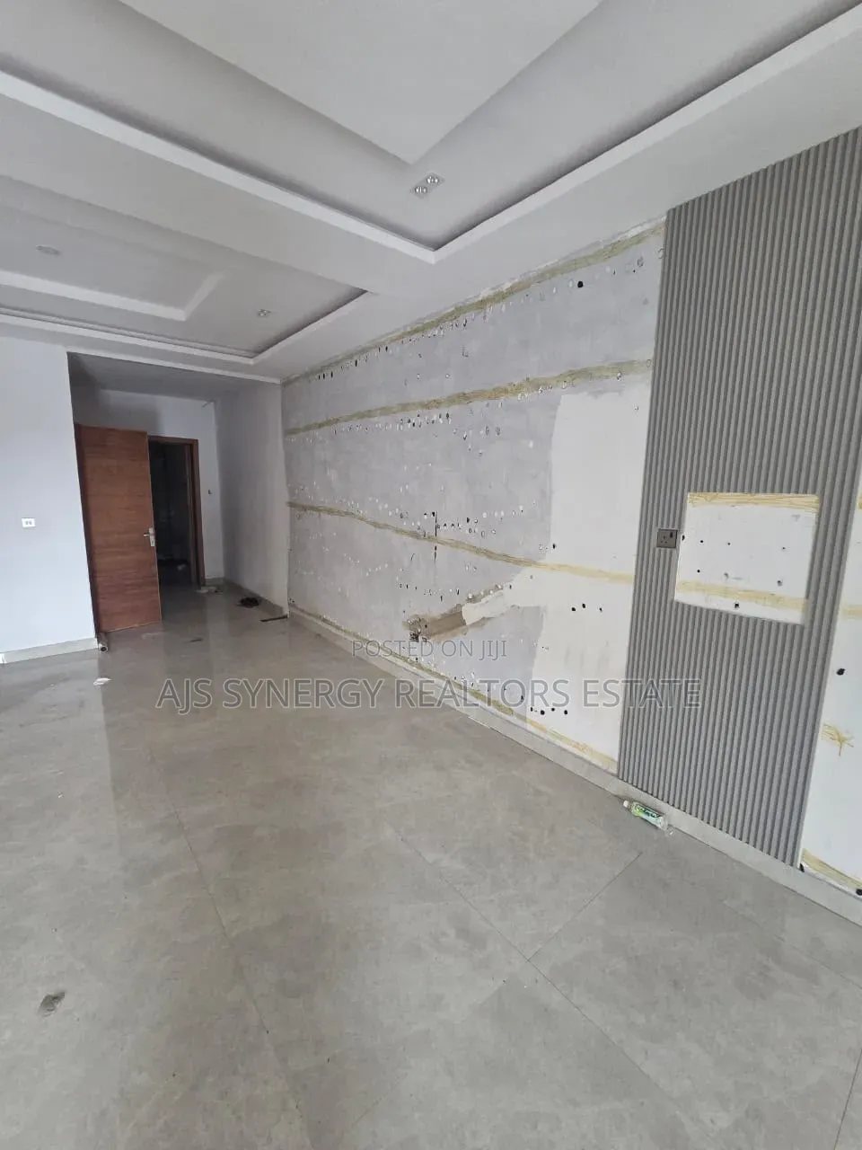 5bdrm Duplex in Banana Island for sale in Banana Island