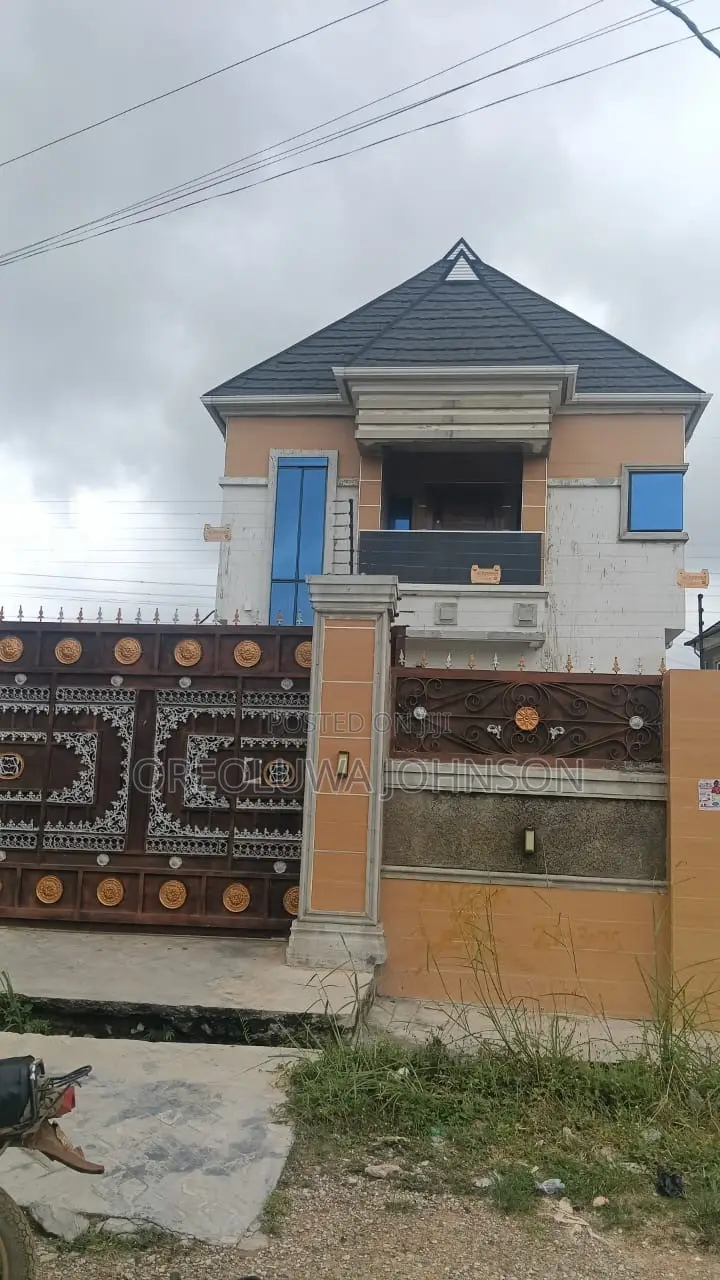 4bdrm Duplex in Royal Estate, Iseri Olofin for sale in Iseri Olofin