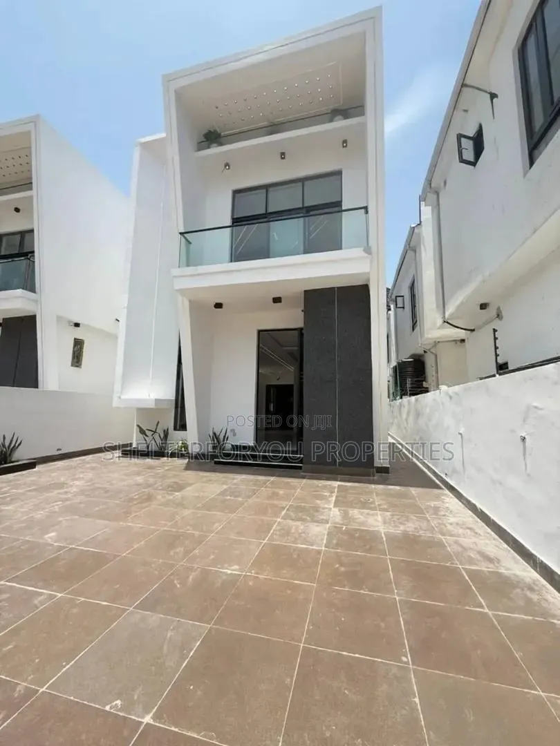 4bdrm Duplex in Lekki Phase 1 for sale in Lekki Phase 1