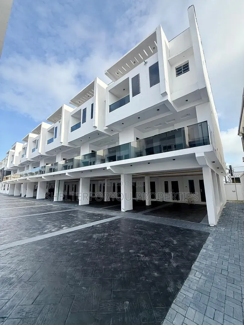3bdrm Maisonette in Lekki Phase 1 for sale in Lekki Phase 1