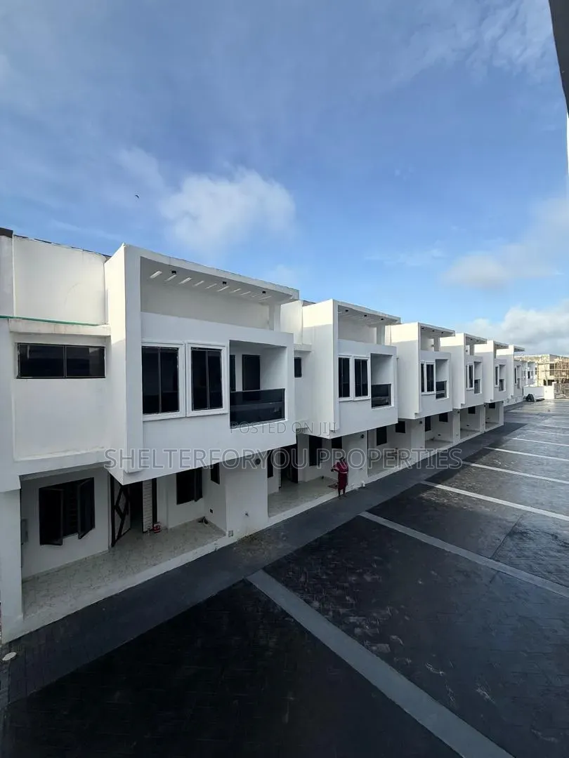 3bdrm Maisonette in Lekki Phase 1 for sale in Lekki Phase 1