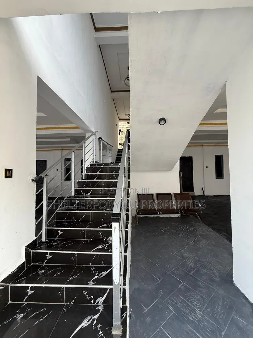 3bdrm Maisonette in Lekki Phase 1 for sale in Lekki Phase 1