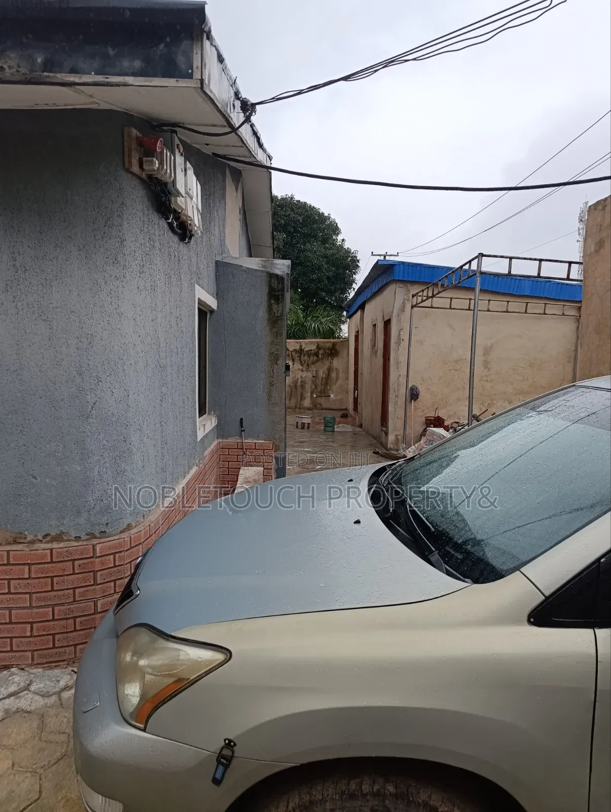 2bdrm Bungalow in Governor Road Ikotun for sale in Governors Road