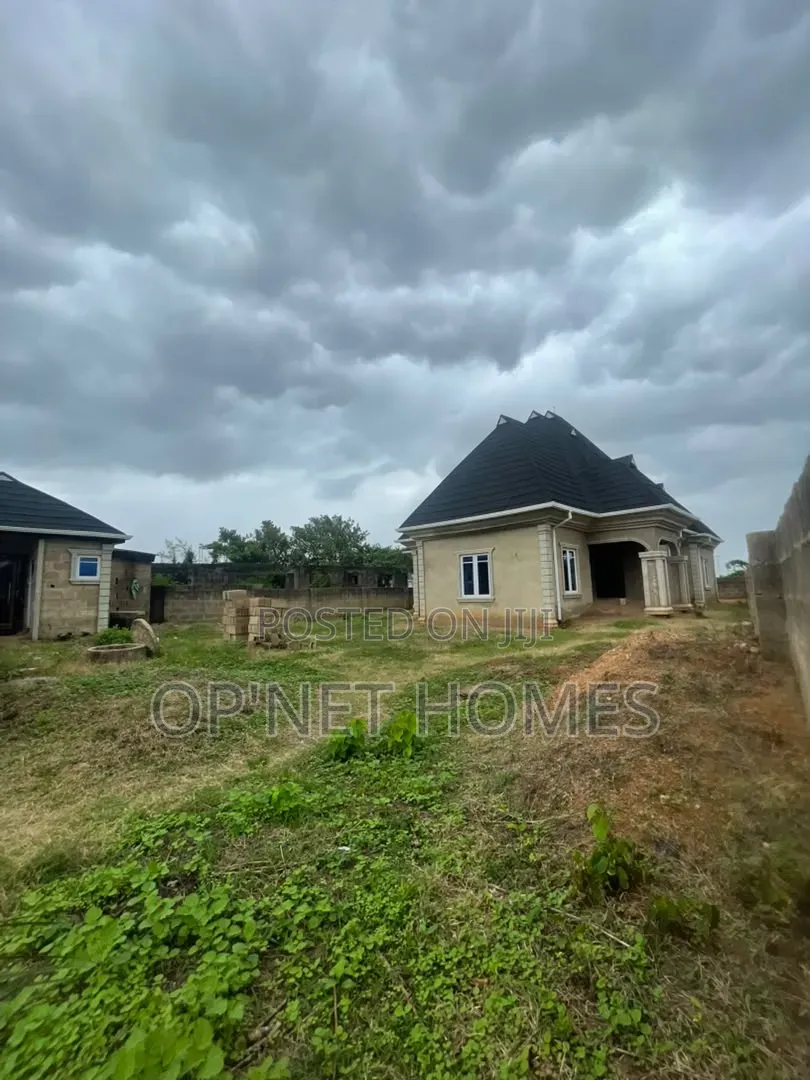 3bdrm Bungalow in Akure for sale in Akure