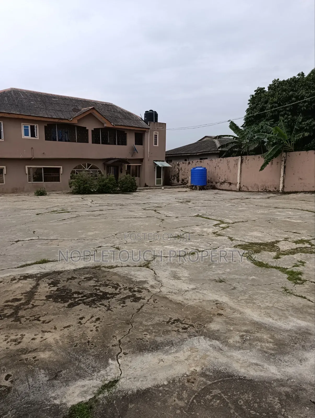 3bdrm Block of Flats in Igando Lagos, Akesan for sale in Akesan