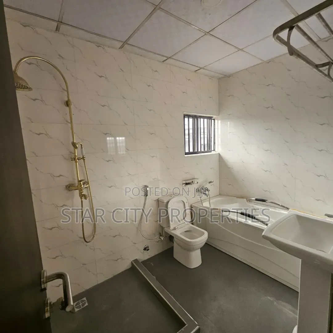 5bdrm Townhouse / Terrace in Ketu for rent in Ketu-Ikosi