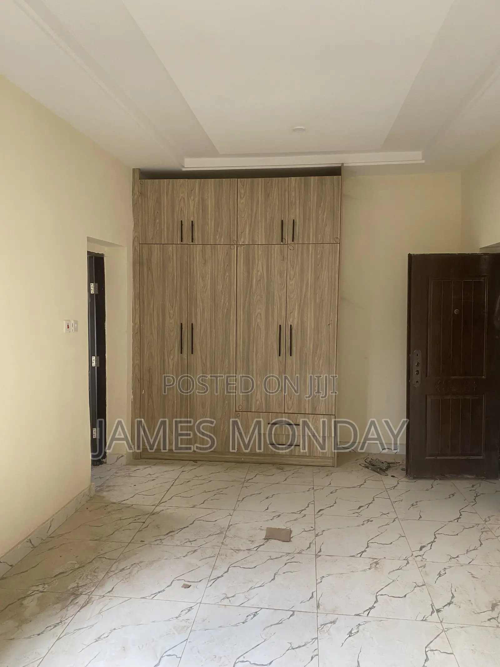 3bdrm Block of Flats in Private Residence, Durumi for rent in Durumi