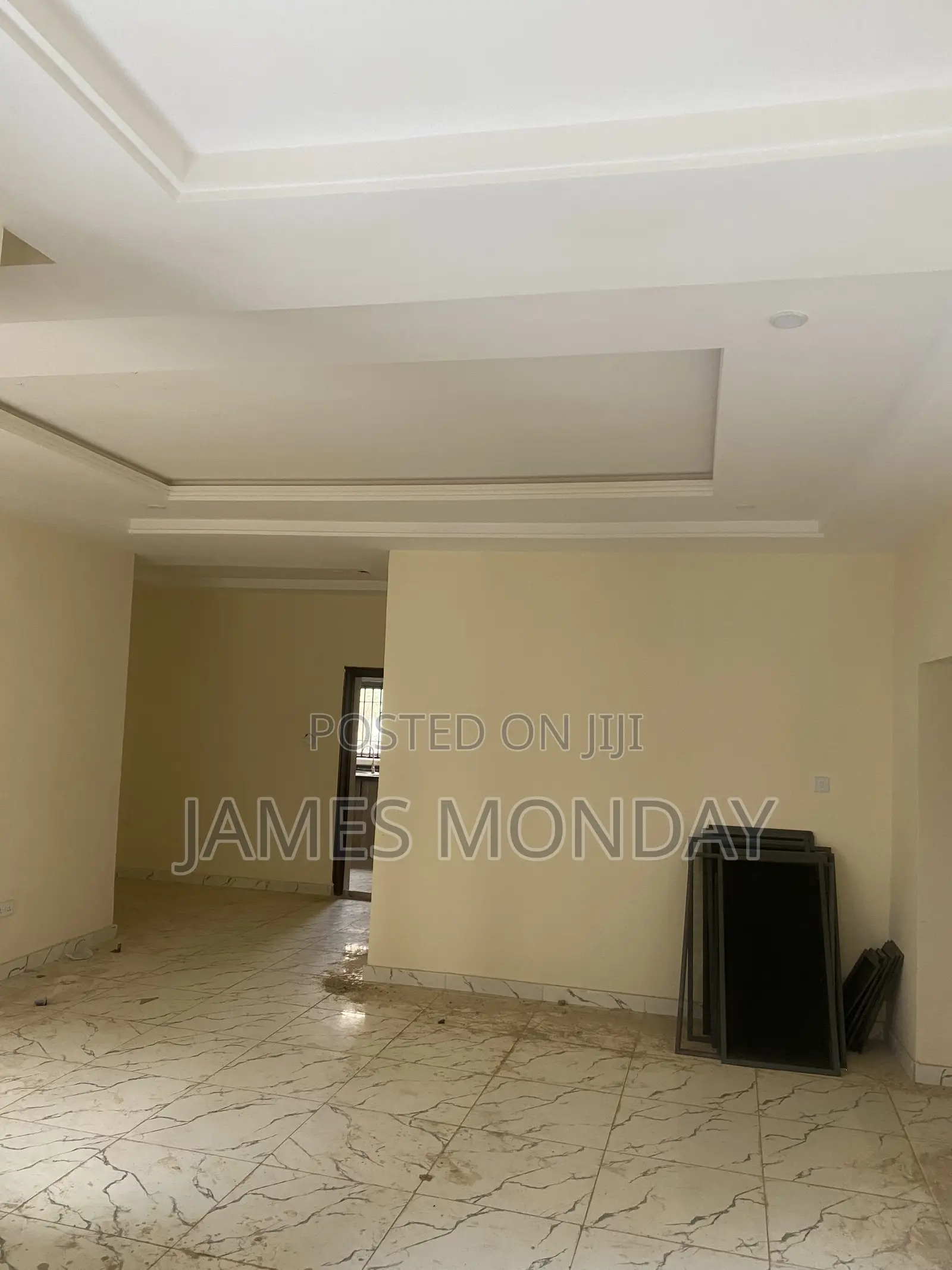3bdrm Block of Flats in Private Residence, Durumi for rent in Durumi