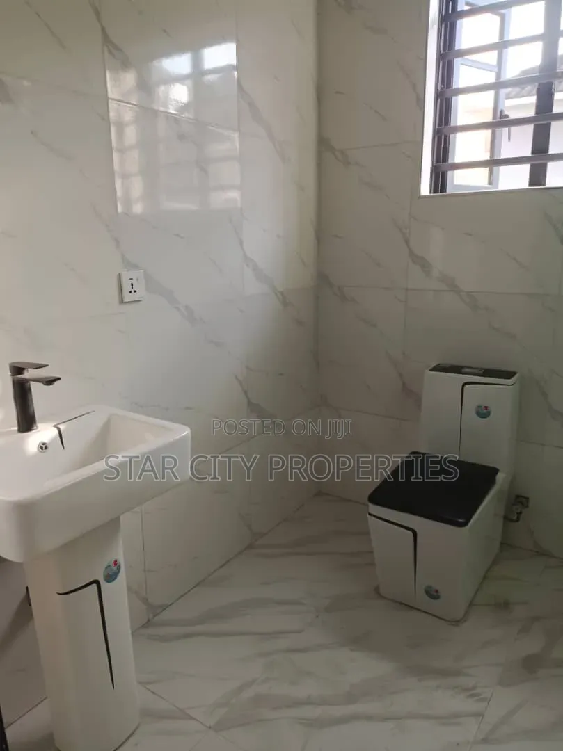 4bdrm Duplex in Maryland, Mende for sale in Mende
