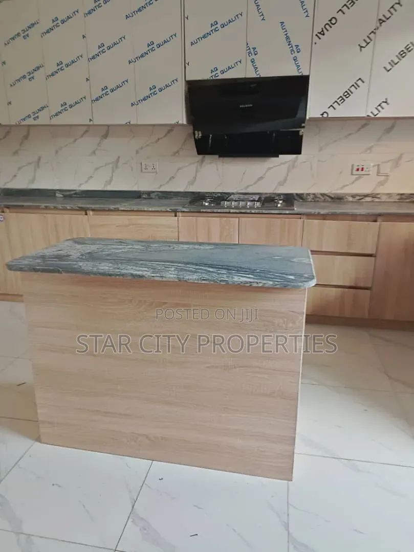 4bdrm Duplex in Maryland, Mende for sale in Mende
