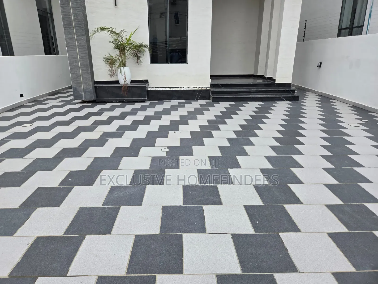 5bdrm Duplex in Osapa london for sale in Osapa london