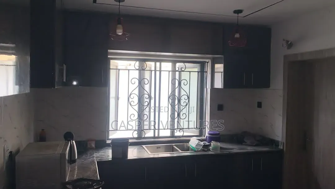 4bdrm Duplex in Osapa for sale in Osapa london