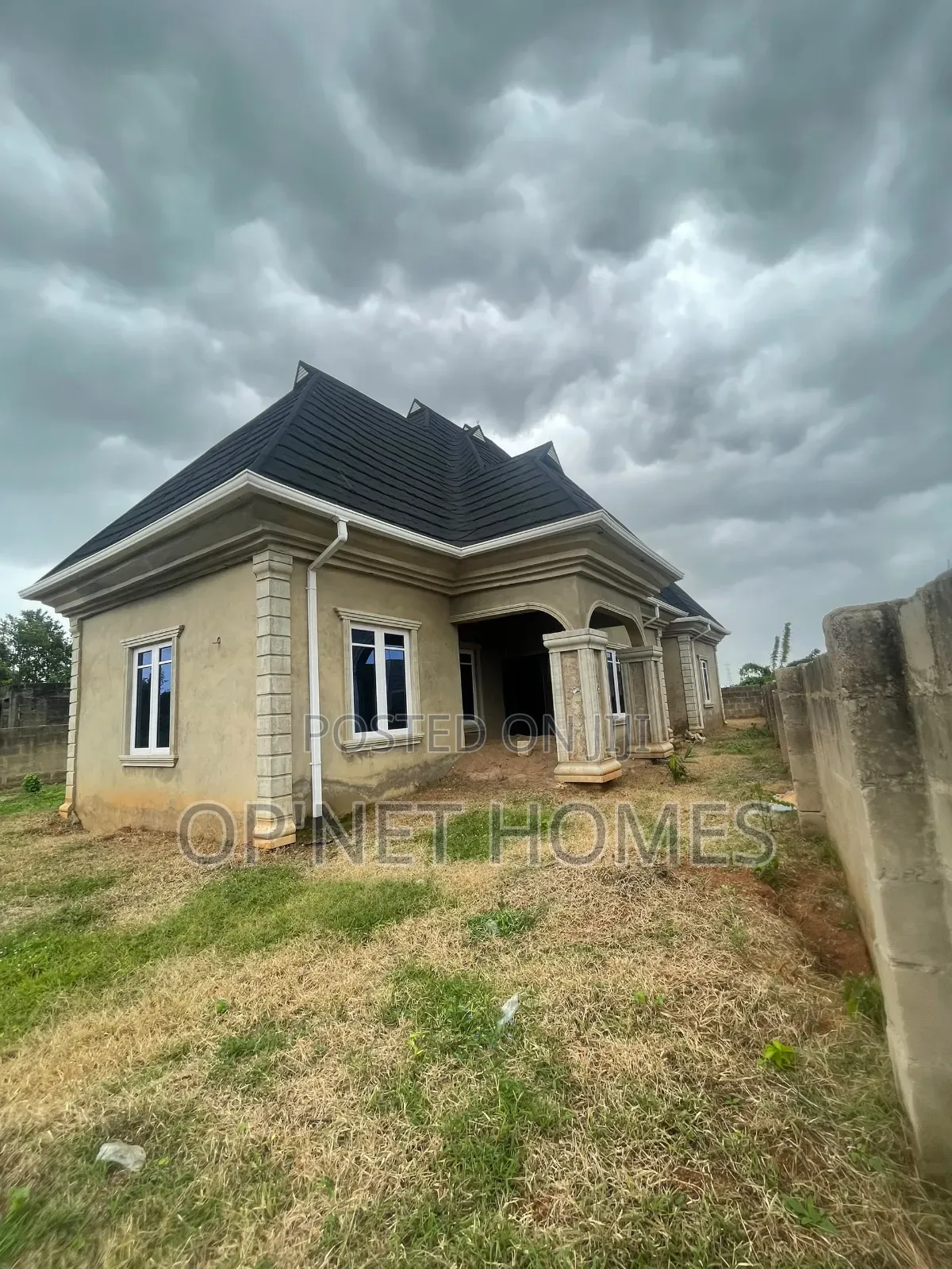 3bdrm Bungalow in Akure for sale in Akure