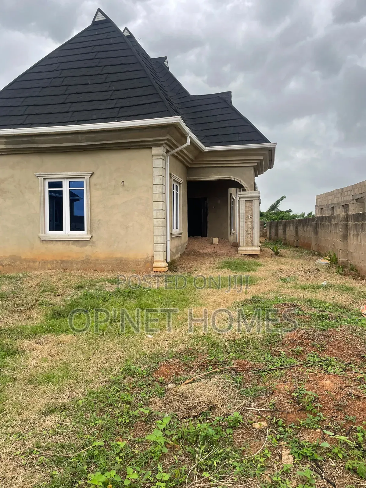 3bdrm Bungalow in Akure for sale in Akure