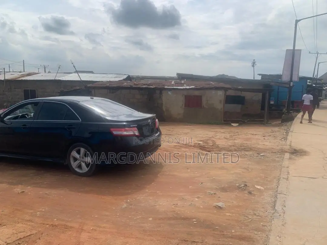 For Sale: 1 Plot of Land at Ebute Ipakodo Road. in Ipakodo