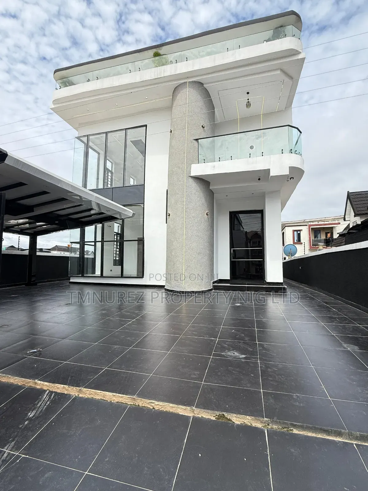 5bdrm Duplex in Sangotedo for sale in Sangotedo