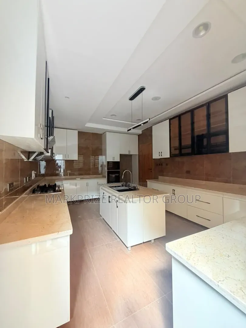 4bdrm Duplex in Magodo Phase 2 for sale in GRA Phase 2 Shangisha