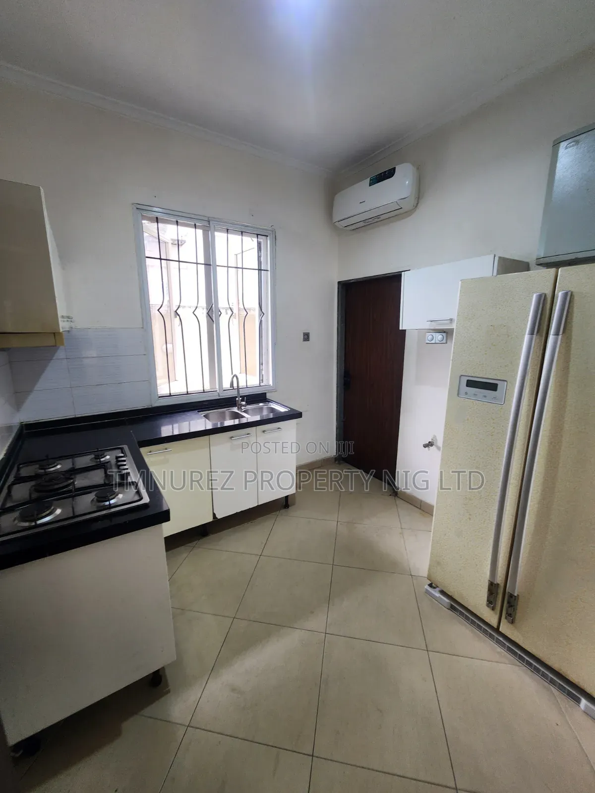12bdrm Bungalow in Western Avenue for sale in Western Avenue