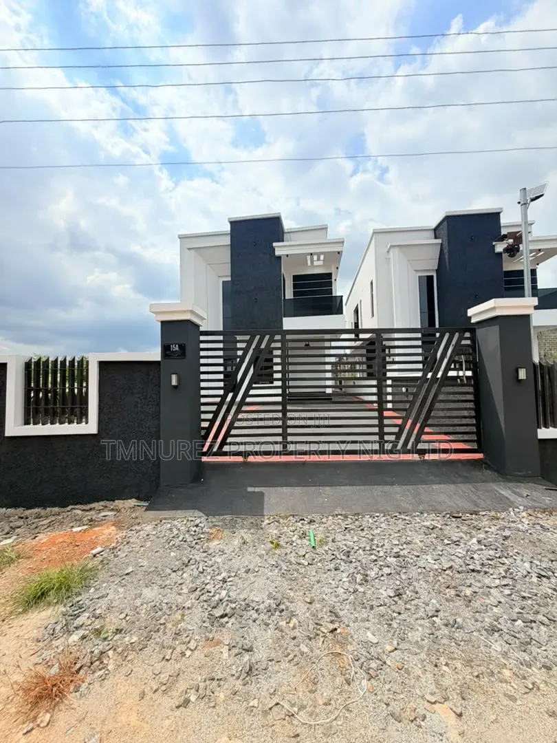 4bdrm Duplex in Pakuro for sale in Pakuro