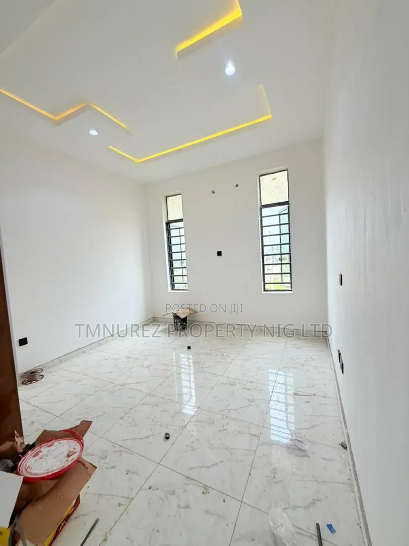 4bdrm Duplex in Pakuro for sale in Pakuro