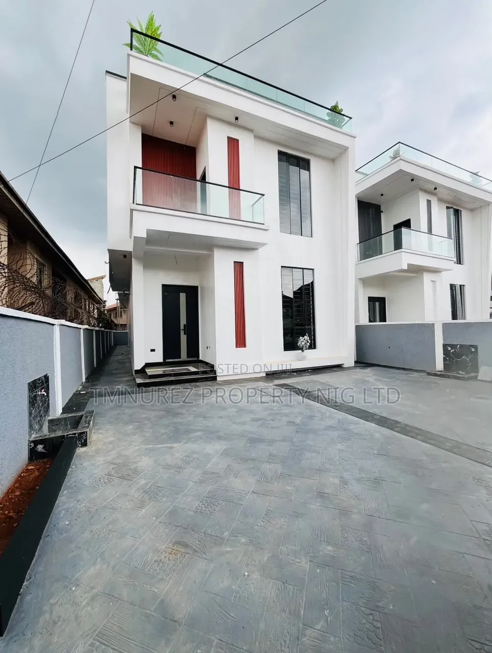 4bdrm Duplex in Pakuro for sale in Pakuro