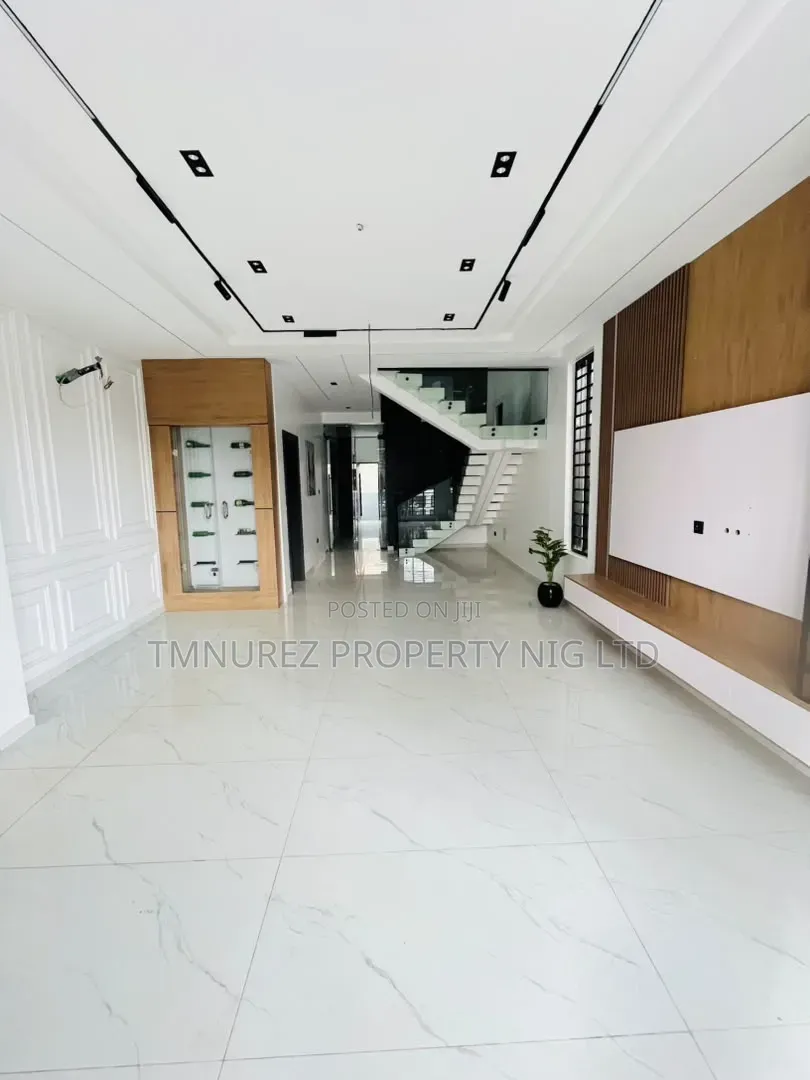 4bdrm Duplex in Pakuro for sale in Pakuro