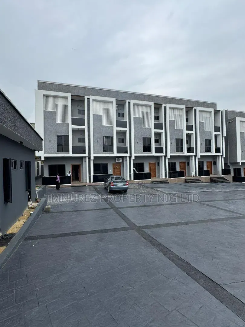4bdrm Duplex in GRA Phase 1 for sale in GRA Phase 1
