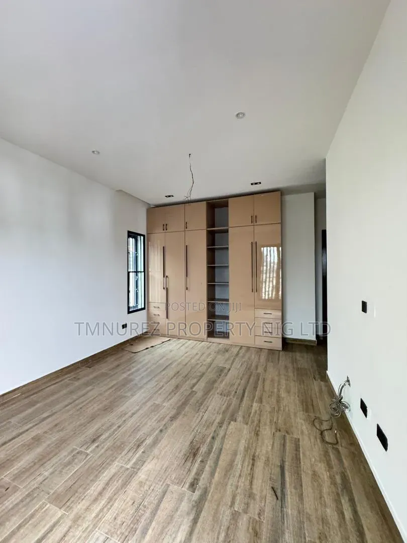 4bdrm Duplex in GRA Phase 1 for sale in GRA Phase 1