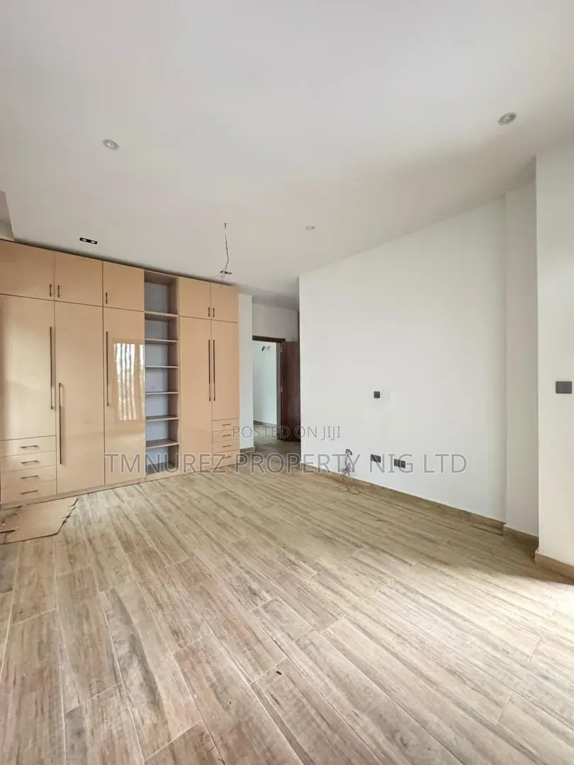 4bdrm Duplex in GRA Phase 1 for sale in GRA Phase 1