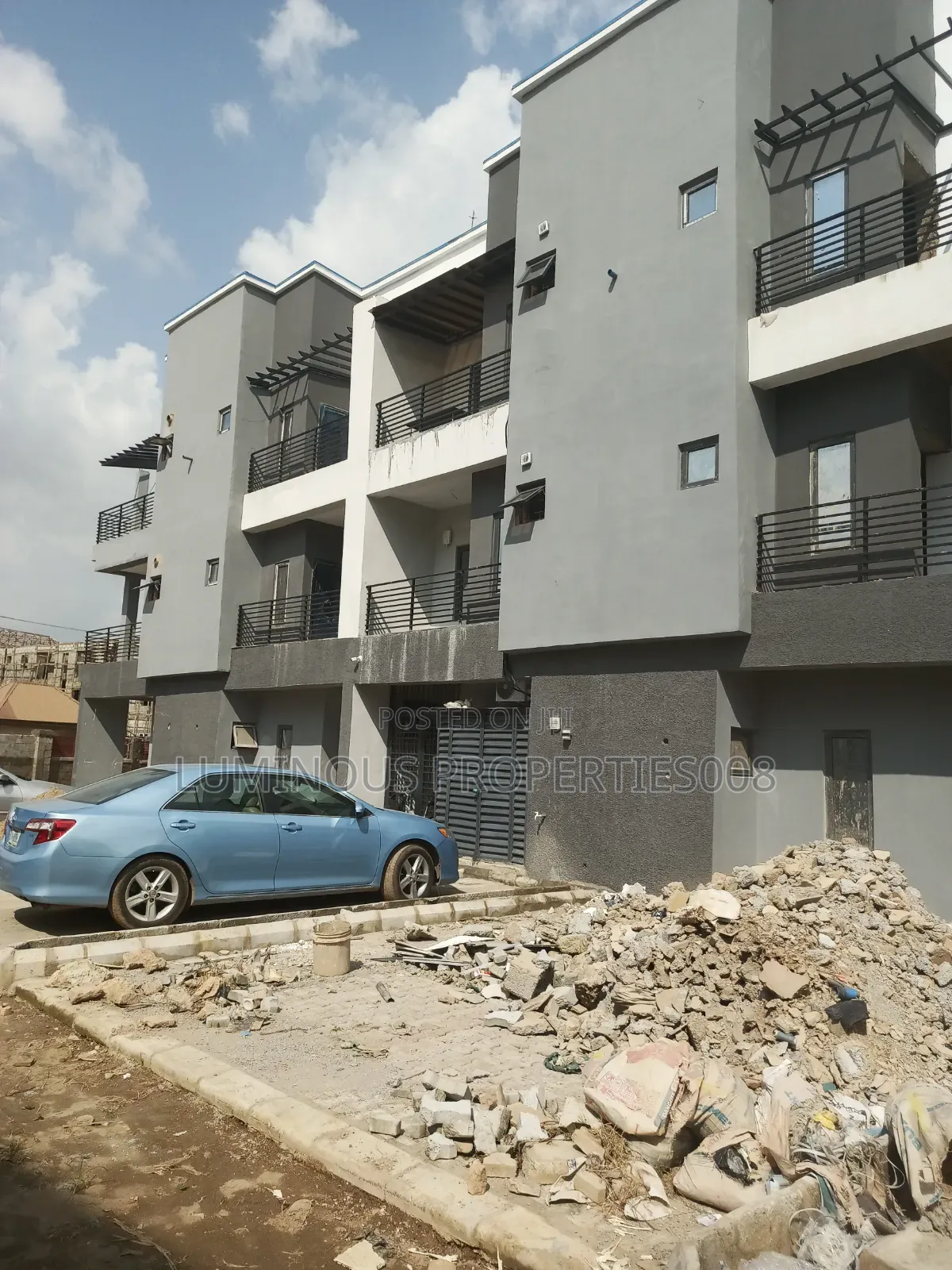 4bdrm Duplex in Tangerine Exquisite, Life Camp for sale in Life Camp