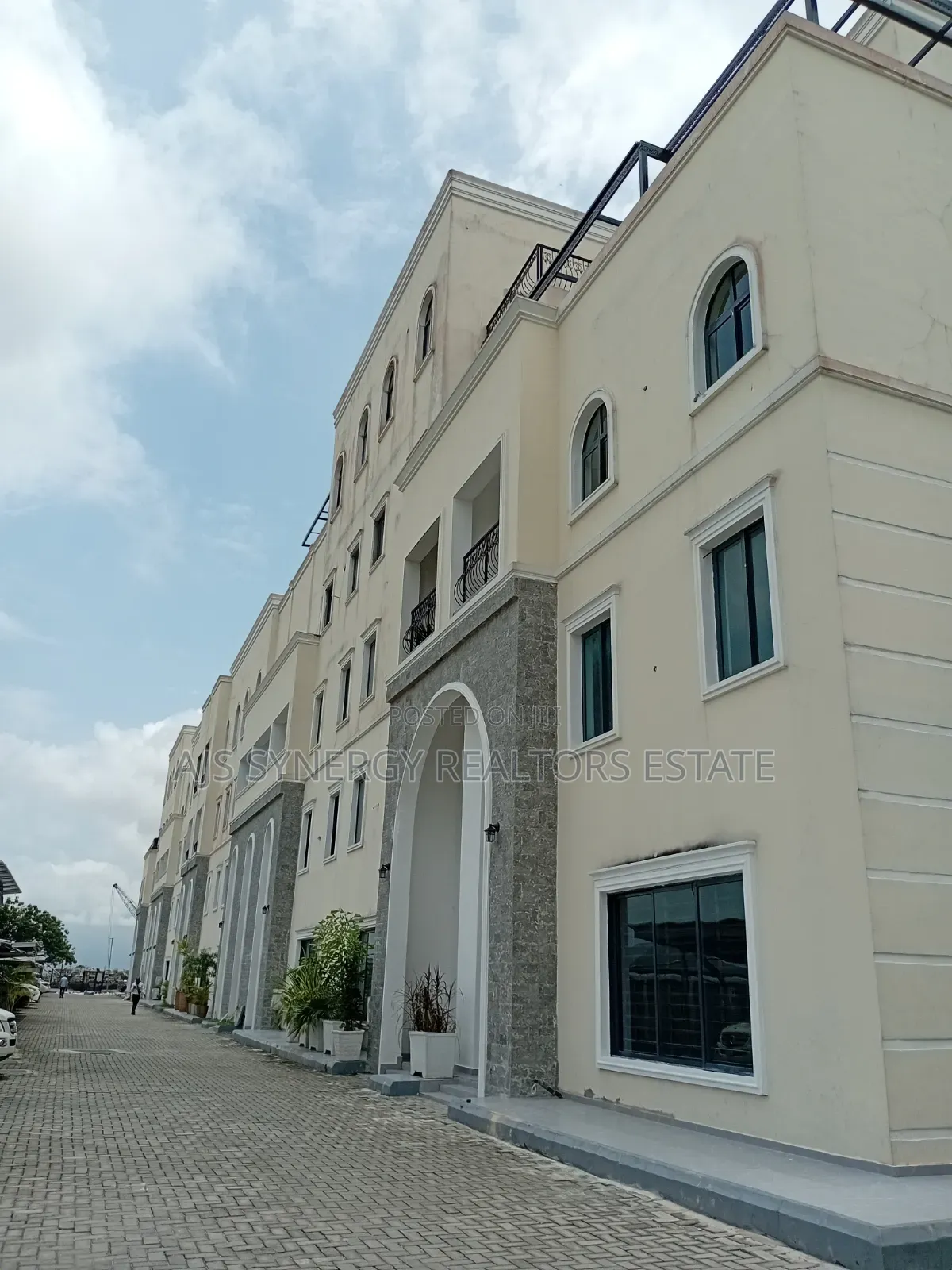 Furnished 5bdrm Townhouse / Terrace in Lekki Phase 1 for rent in Lekki Phase 1