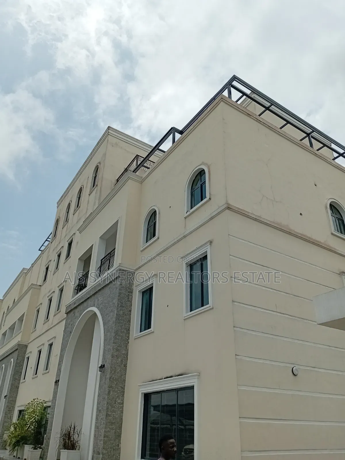 Furnished 5bdrm Townhouse / Terrace in Lekki Phase 1 for rent in Lekki Phase 1