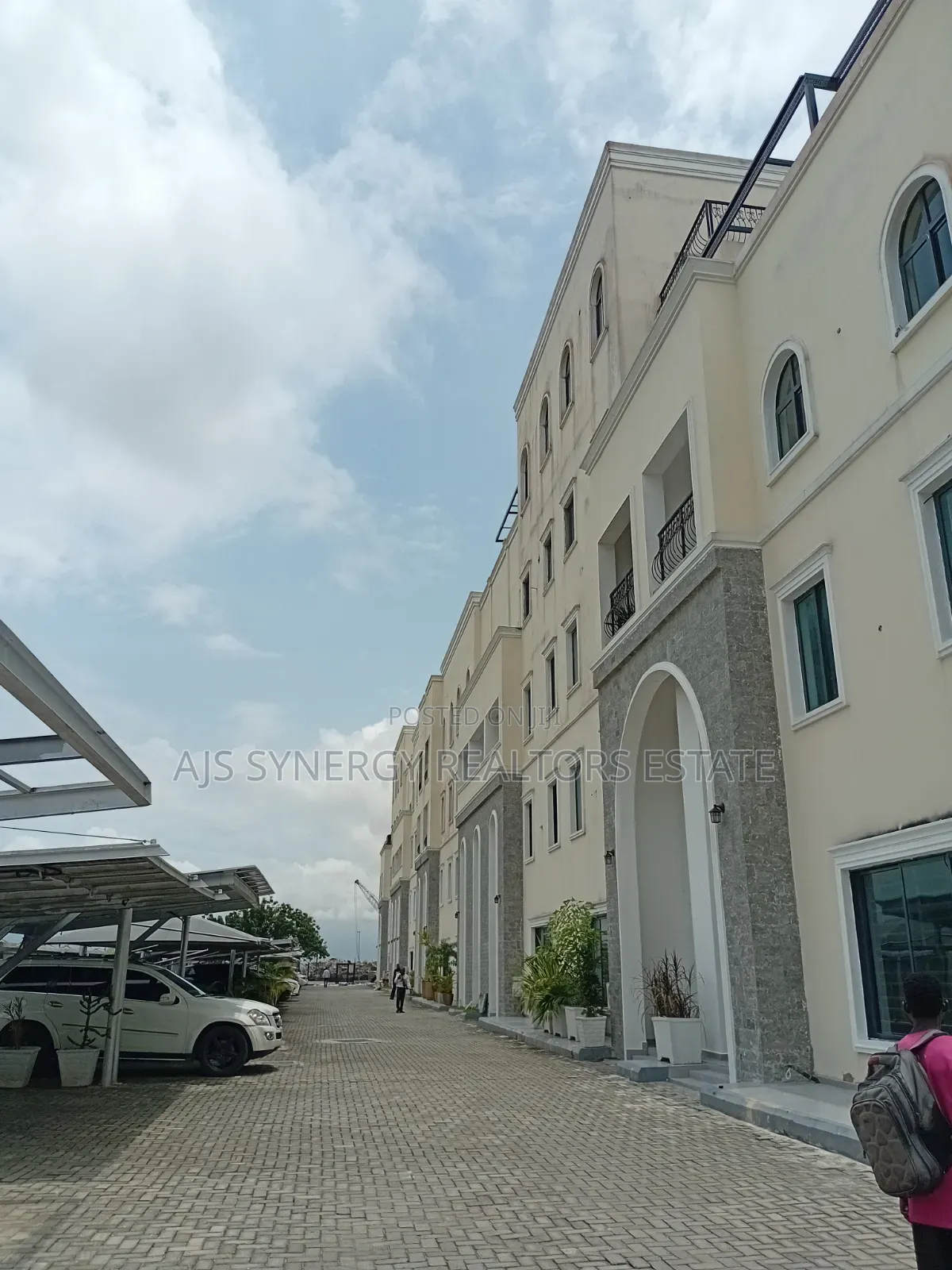 Furnished 5bdrm Townhouse / Terrace in Lekki Phase 1 for rent in Lekki Phase 1