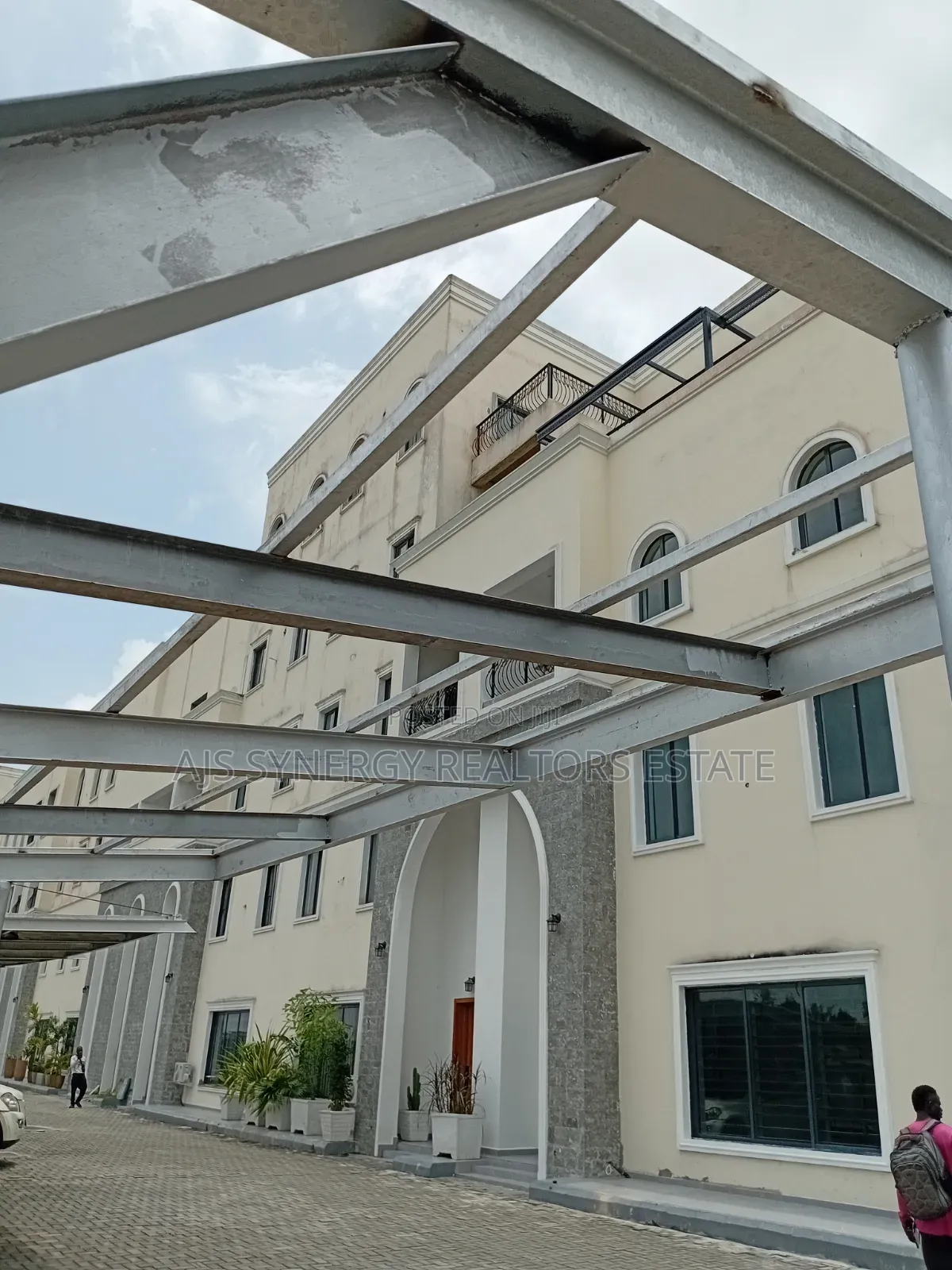Furnished 5bdrm Townhouse / Terrace in Lekki Phase 1 for rent in Lekki Phase 1