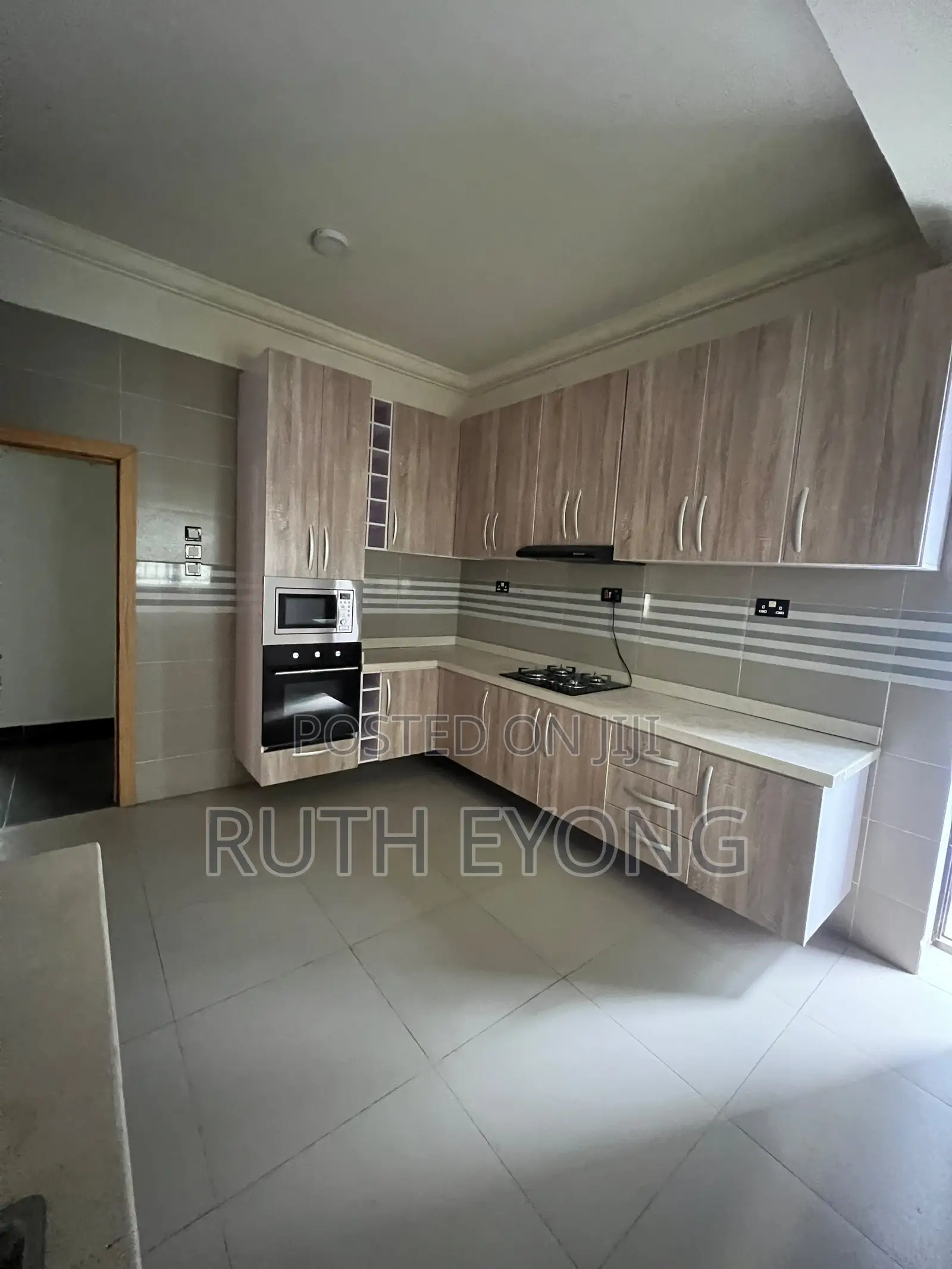 3bdrm Townhouse / Terrace in Lekki Right Lekki for rent in Lekki Phase 1