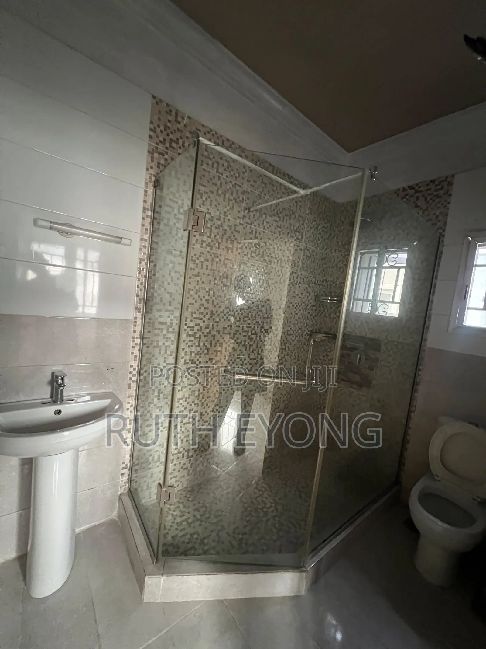 3bdrm Townhouse / Terrace in Lekki Right Lekki for rent in Lekki Phase 1