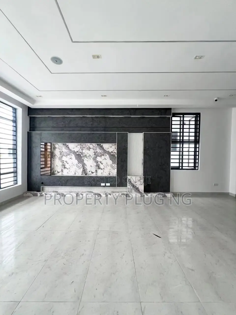 4bdrm Duplex in Orchid, Chevron for sale in Chevron