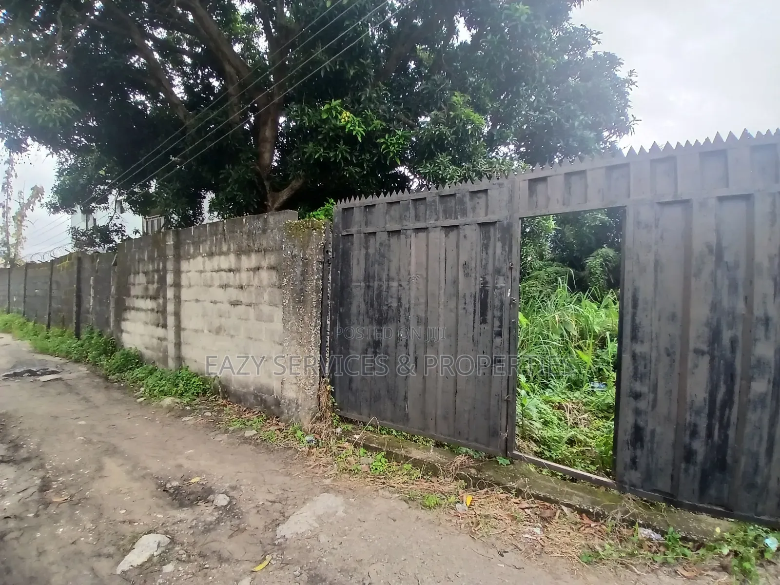 800sqm of Land (Fenced Gated) With C of O in Ajah in Ado / Ajah