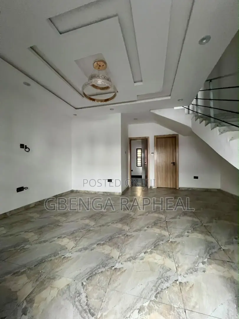 3bdrm Townhouse/Terrace in Orchid, Lekki for sale in Lekki