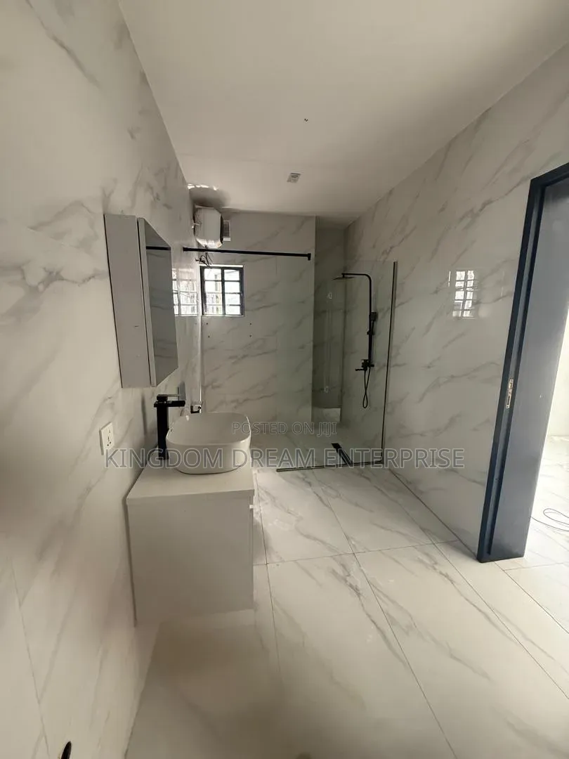 4bdrm Duplex in Ologolo Lekki Lagos for rent in Lekki Expressway