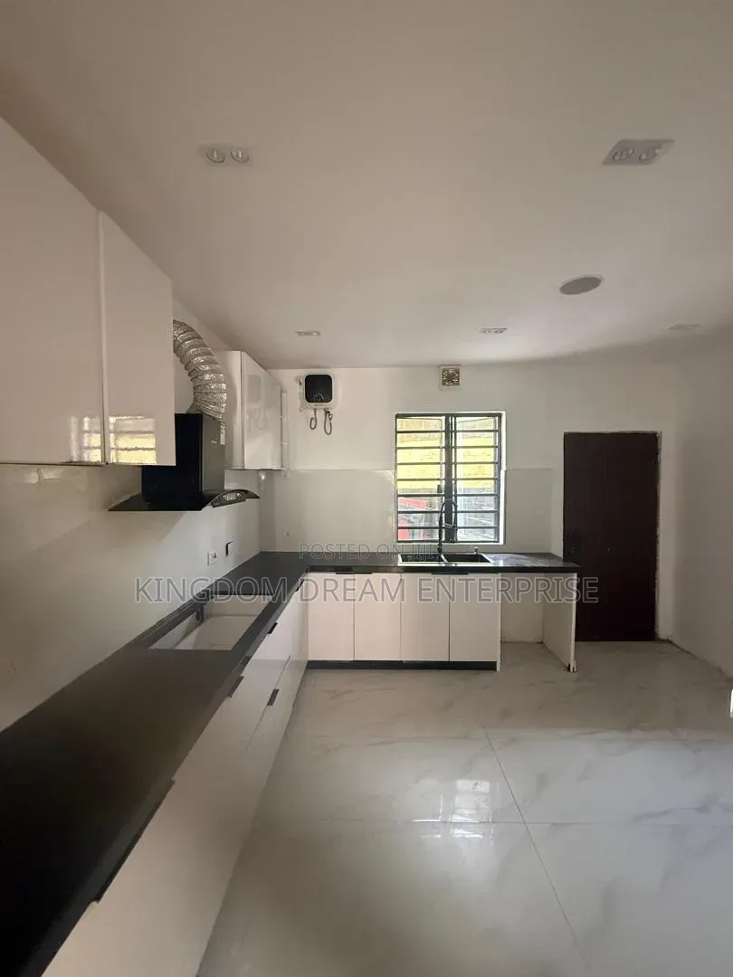 4bdrm Duplex in Ologolo Lekki Lagos for rent in Lekki Expressway