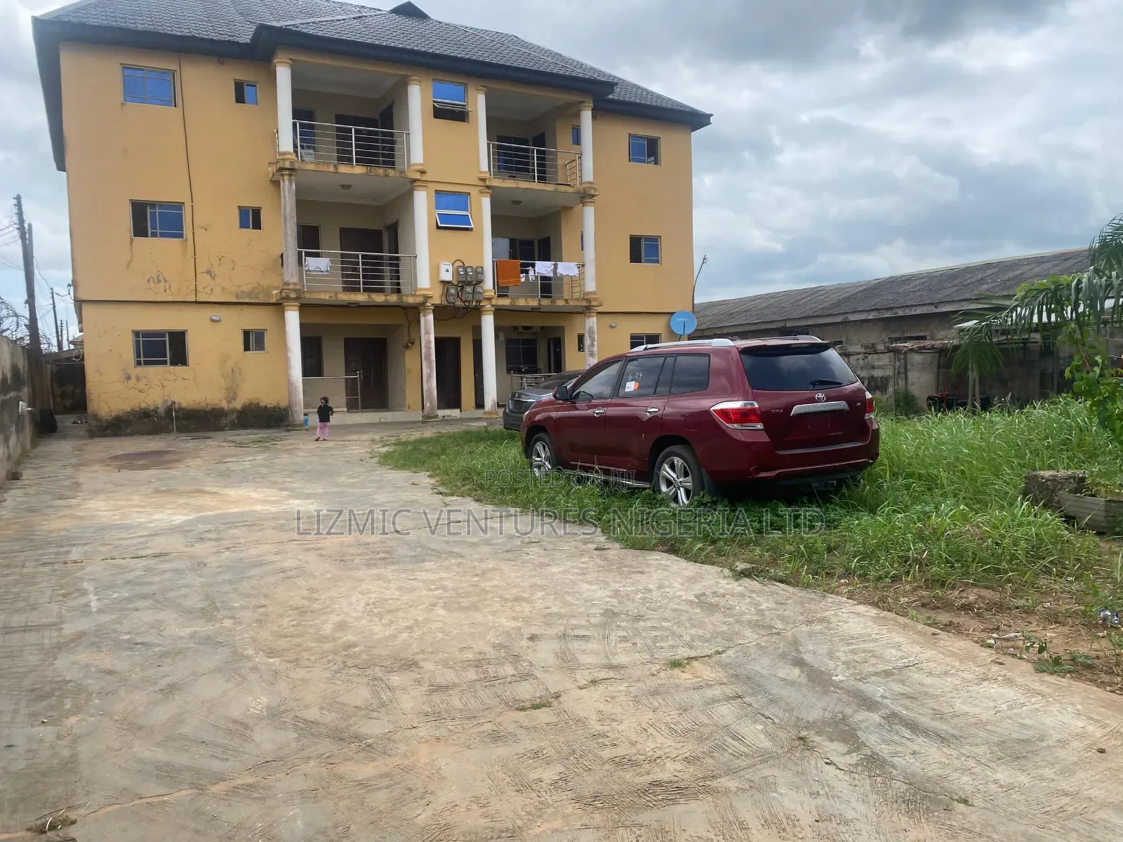 Furnished 6bdrm Block of Flats in Isuti Rd, Igando / Ikotun/Igando in Igando / Ikotun/Igando